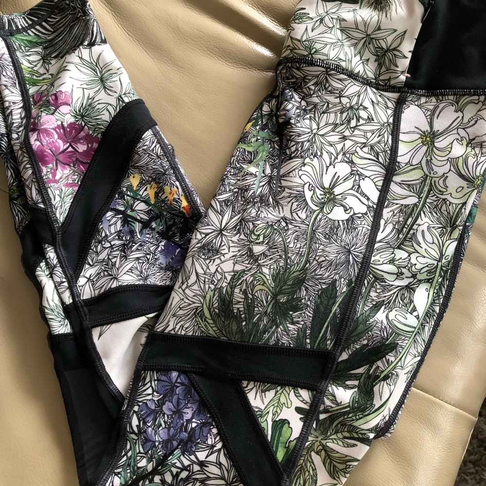 CALIA by Carrie Underwood limited edition pant M
